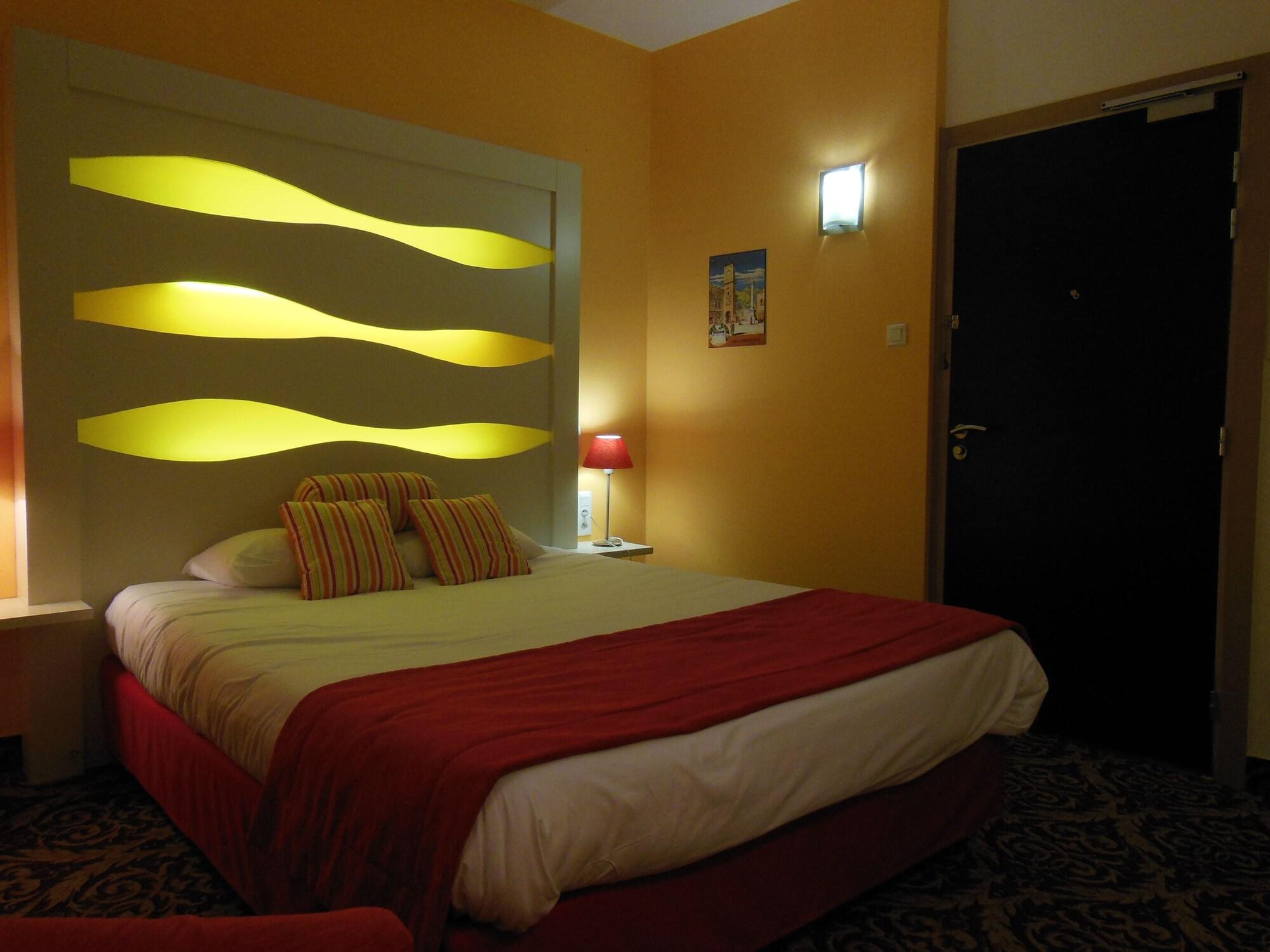Logis Hotel Le Glacier Оранж Екстериор снимка