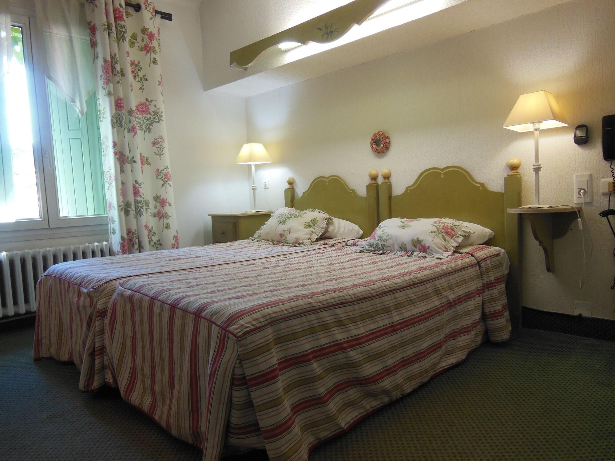 Logis Hotel Le Glacier Оранж Екстериор снимка