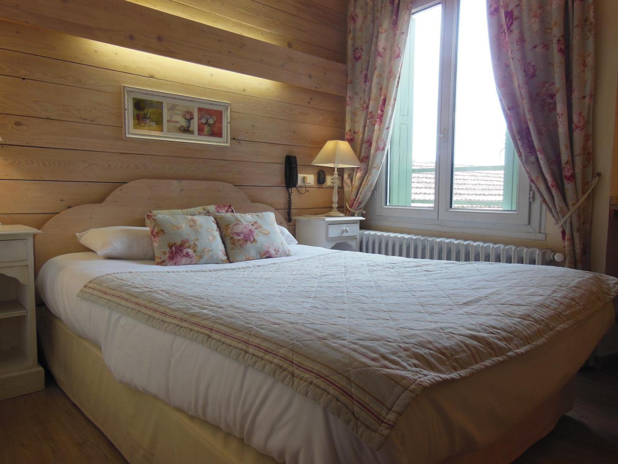 Logis Hotel Le Glacier Оранж Екстериор снимка